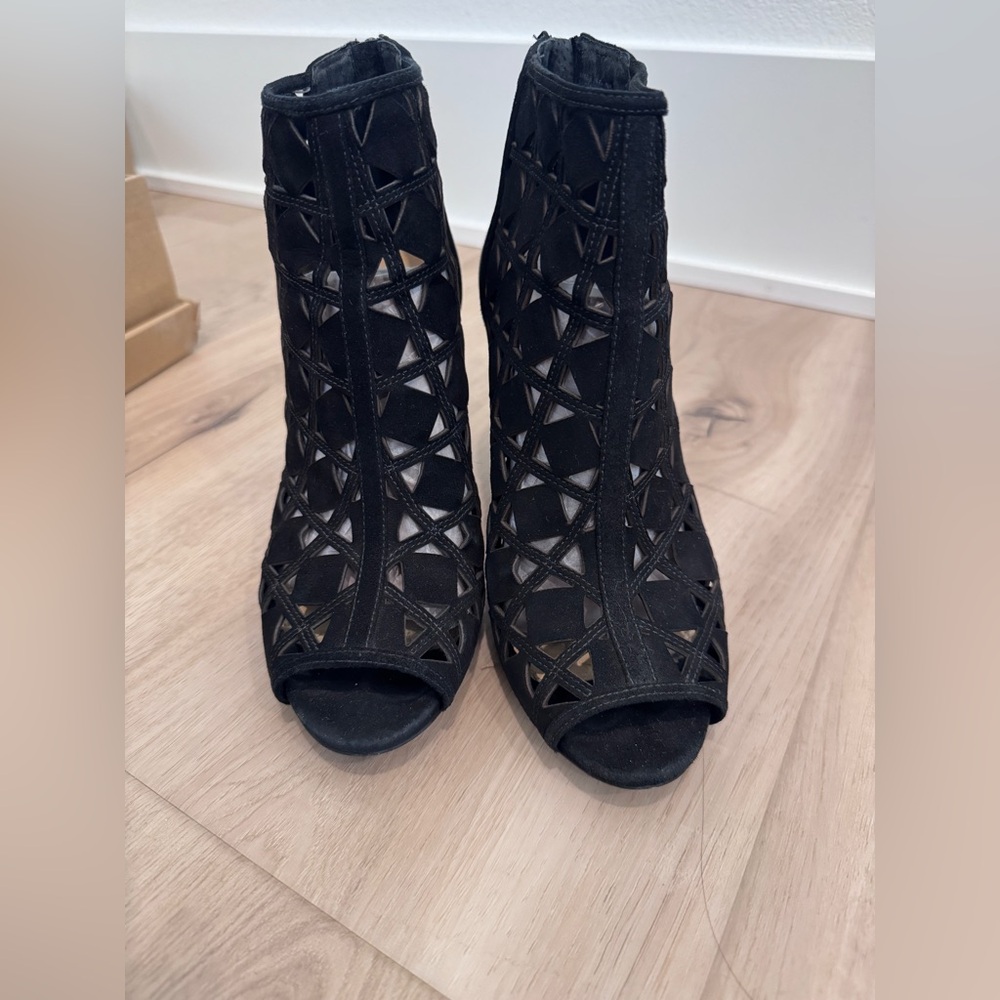 Micheal Kors Chic Black Cutout Heeled Boots Size 9